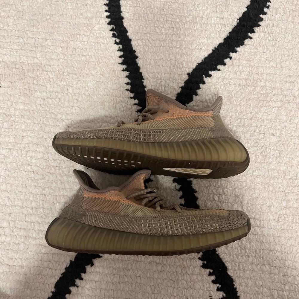 Sz 9 Authentic Yeezy Boost 350 V2 Sand Taupe
